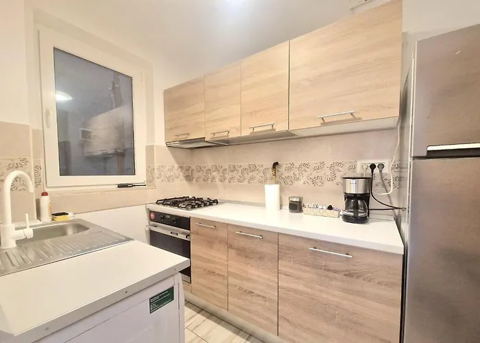 Sala Palatului Lägenhet